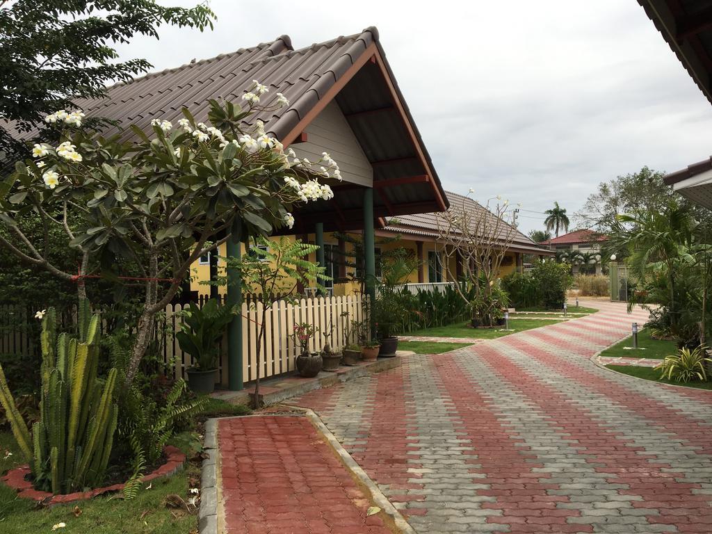 Baan Penny Hotel Phra Nakhon Si Ayutthaya Ngoại thất bức ảnh