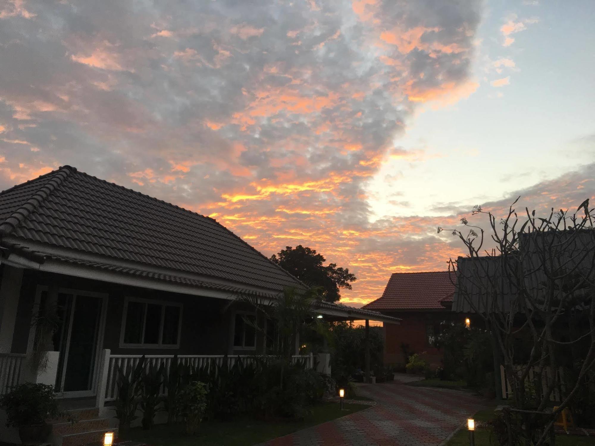 Baan Penny Hotel Phra Nakhon Si Ayutthaya Ngoại thất bức ảnh